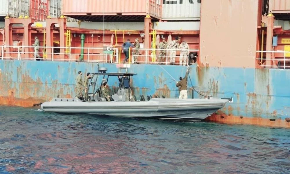Πολεμικό κλίμα στη Λιβύη: Οι δυνάμεις του Χαφτάρ αναχαίτησαν τουρκικό πλοίο